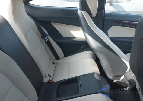 2013 Mercedes-Benz C 350 Sport 4Matic z USA, uszkodzony, nr VIN WDDGJ8JB4DG078701